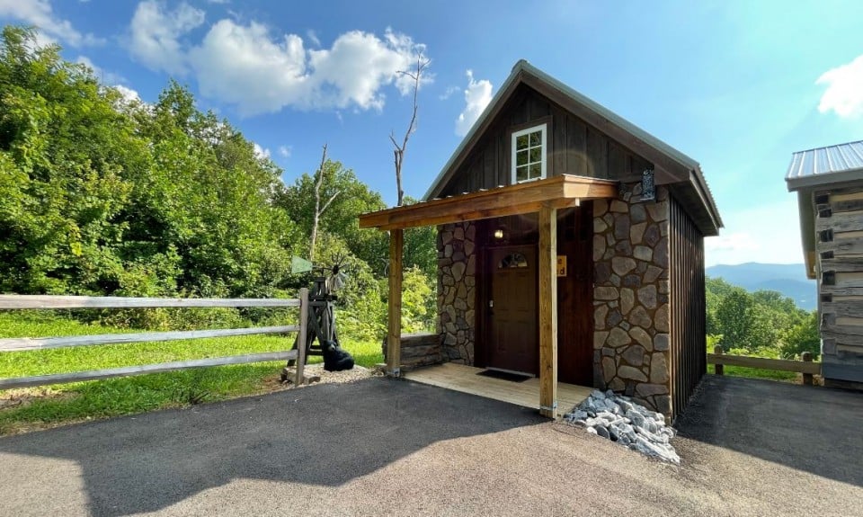 gatlinburg-cabin-homestead-and-the-shed-exterior-temp-3